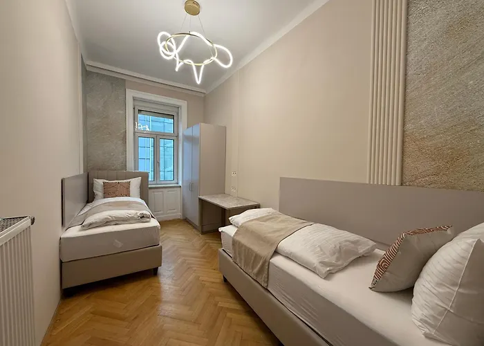 Convenient Near U6 - Fast Access Apartman *